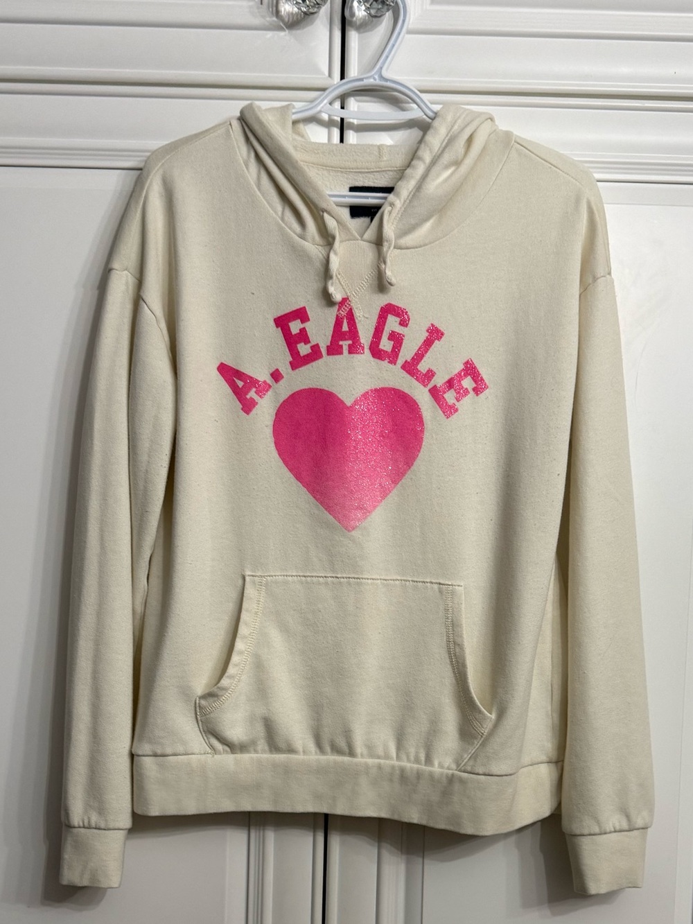 American Eagle Outfitters Cream Hoodie w/Pink Heart Logo Size Large Y2K